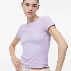 Ribbed Model t. shirt